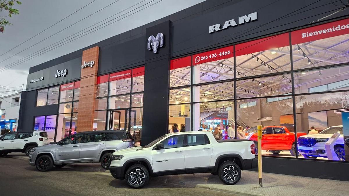 Familia Parra inauguró en San Luis el primer concesionario oficial de Jeep y Ram.