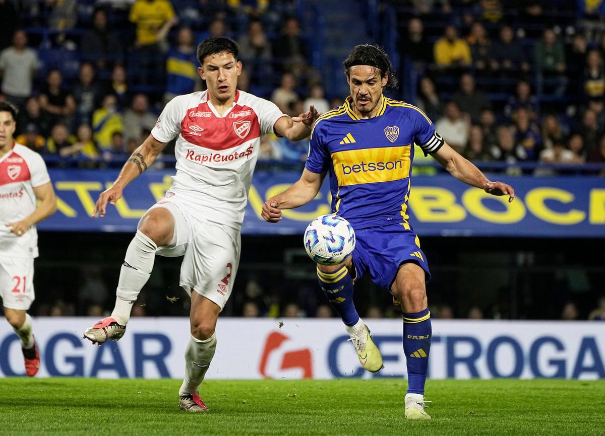 FOTO: Edinson Cavani no tuvo su mejor partido, pero Boca ganó. (Foto: CABJ)