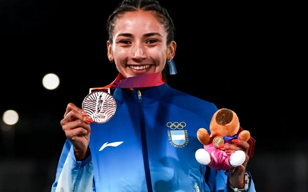 Nélida Peñaflor, orgullosa con su medalla (Foto: nelii_p)