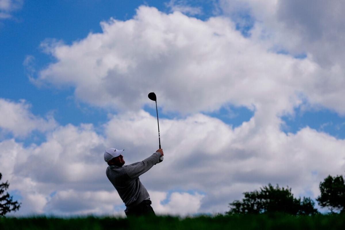 Aronimink resulta una gran prueba en el Campeonato de la PGA. Cuatro comparten el liderato con 67