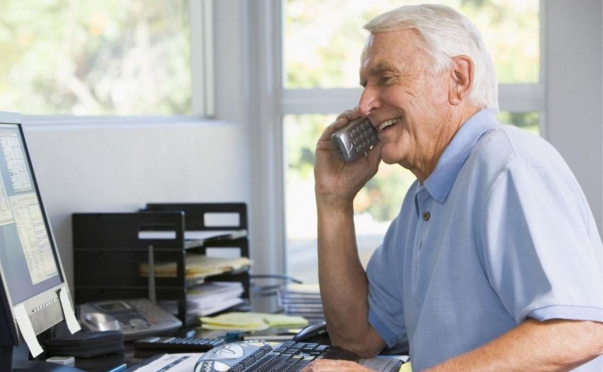 El 17% de los adultos mayores sigue trabajando. 