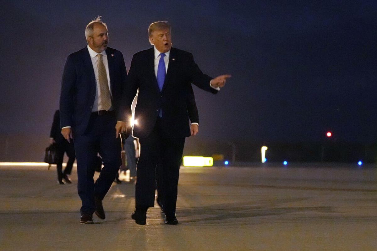 Trump dice que el acuerdo para reabrir el estrecho de Ormuz podría llegar el miércoles