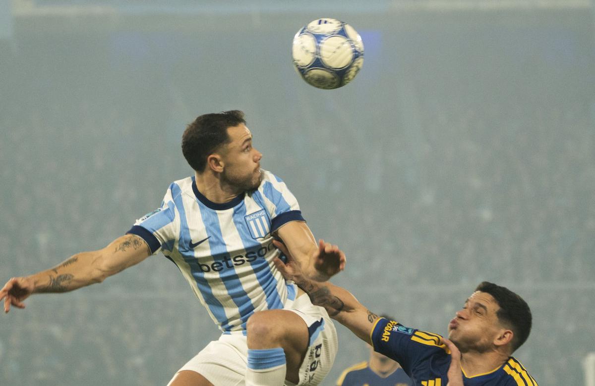 Racing y Boca se enfrentan en el Cilindro.