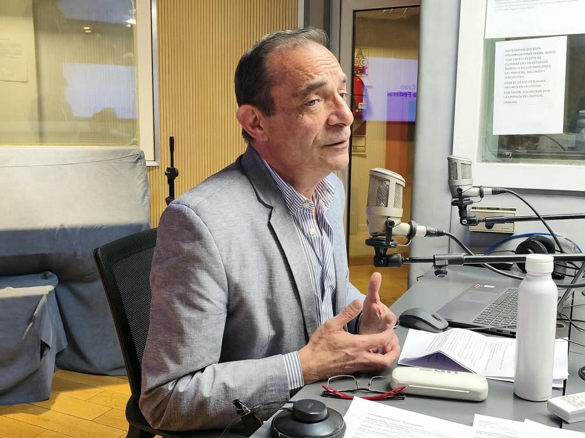 El decano de la Facultad de Odontología de la UNC, Guillermo De Leonardi.