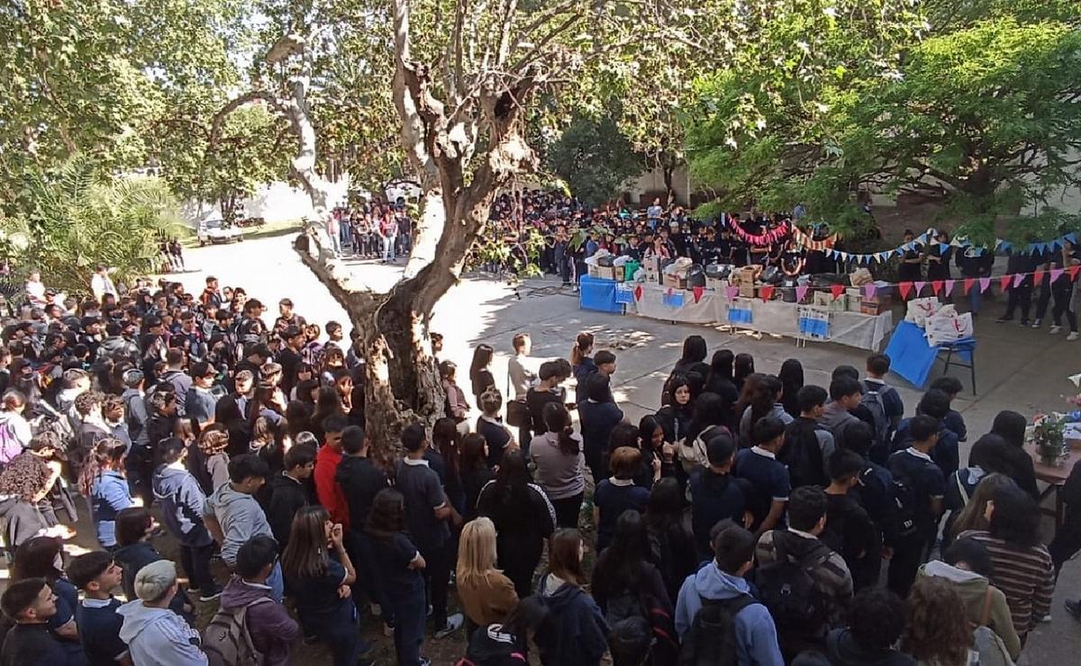 FOTO: Alumnos de Río Cuarto realizan varias actividades solidarias. (Foto: gentileza)