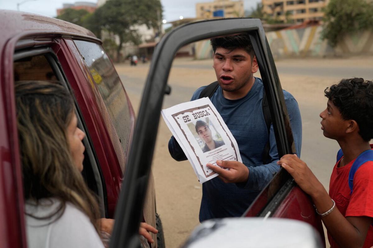 Meses después de los sismos en Venezuela, una familia no deja de buscar a uno de los suyos