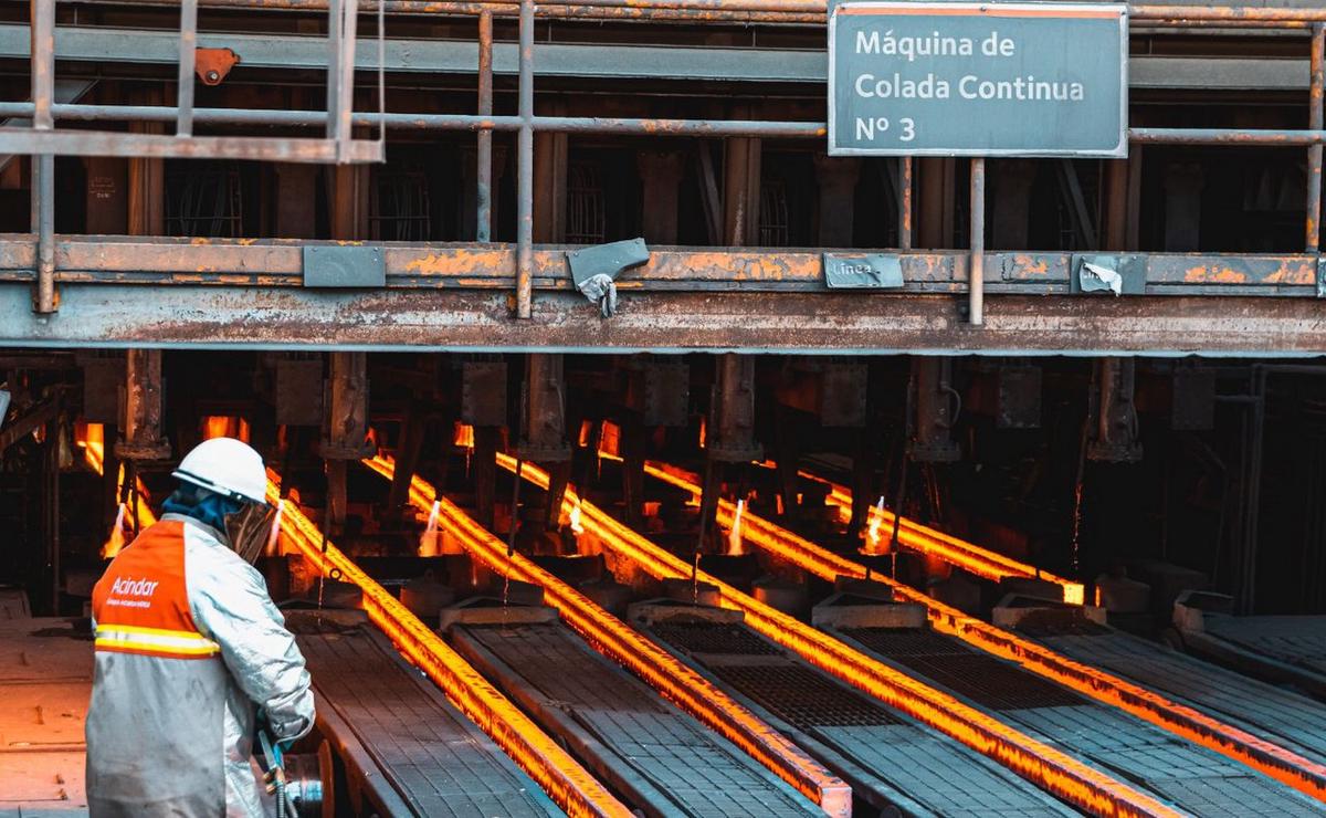 Acindar, una de las fábricas que bajó su producción en Santa Fe.