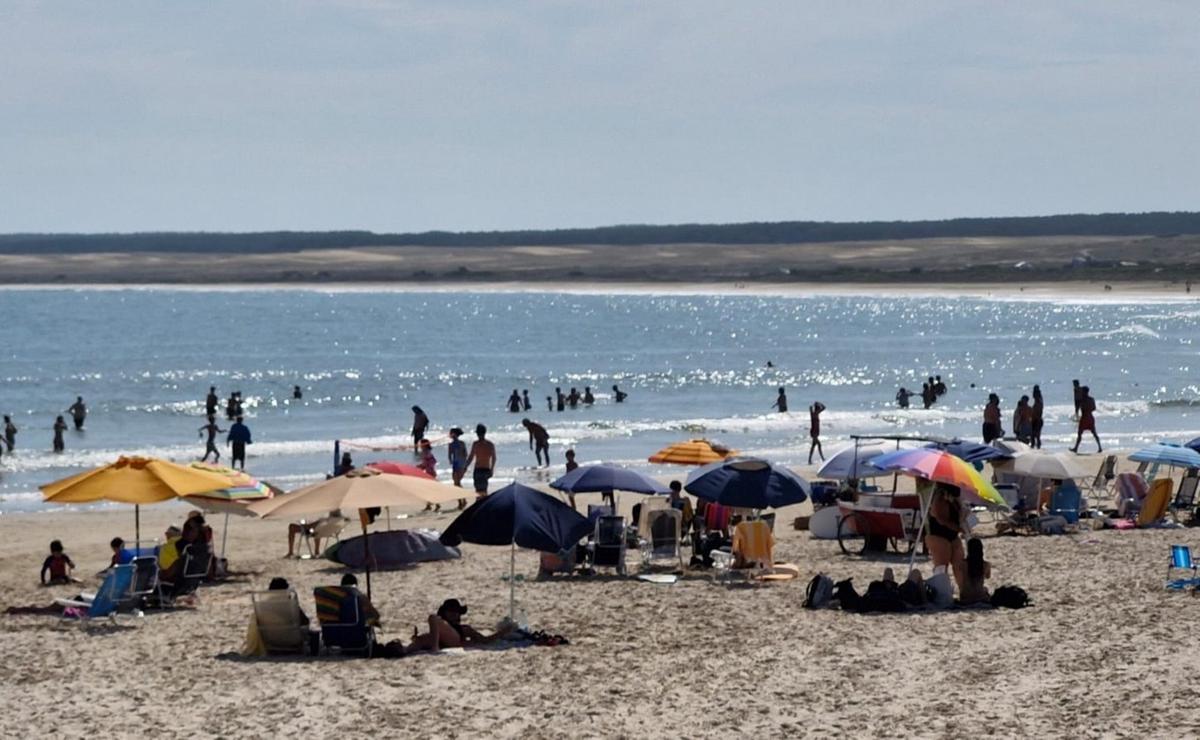 Cómo es Cabo Polonio, el pueblo bohemio que atrae a turistas de todo el mundo.