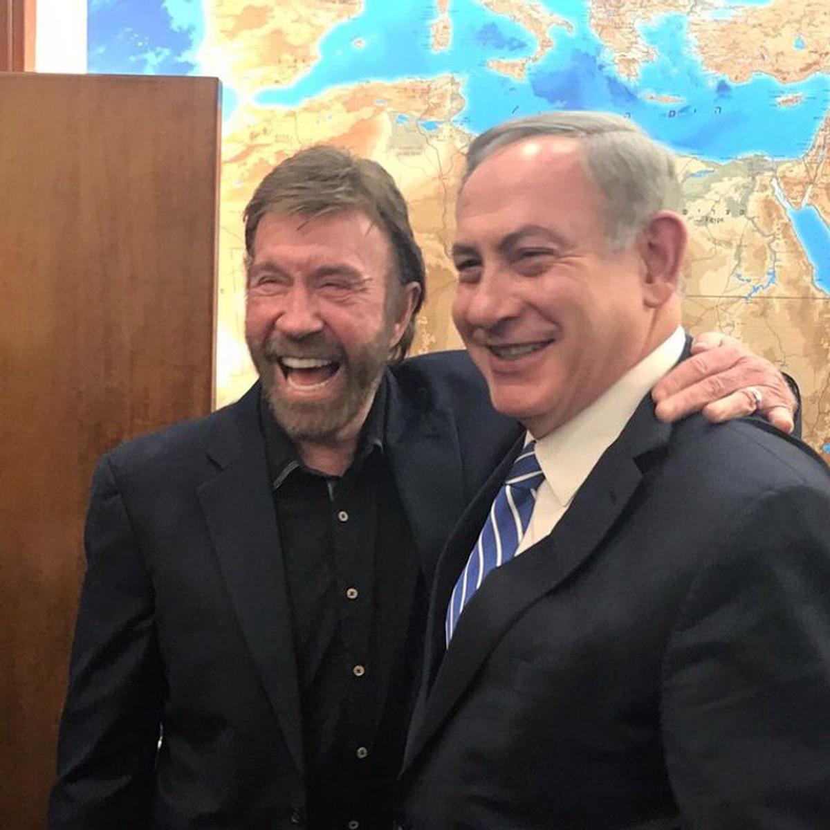 Benjamin Netanyahu y Chuck Norris. Foto: Agencia NA/ redes sociales.