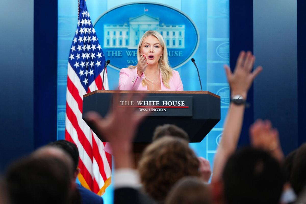Operador del teleprompter de Trump, suspendido por supuestas apuestas sobre discursos