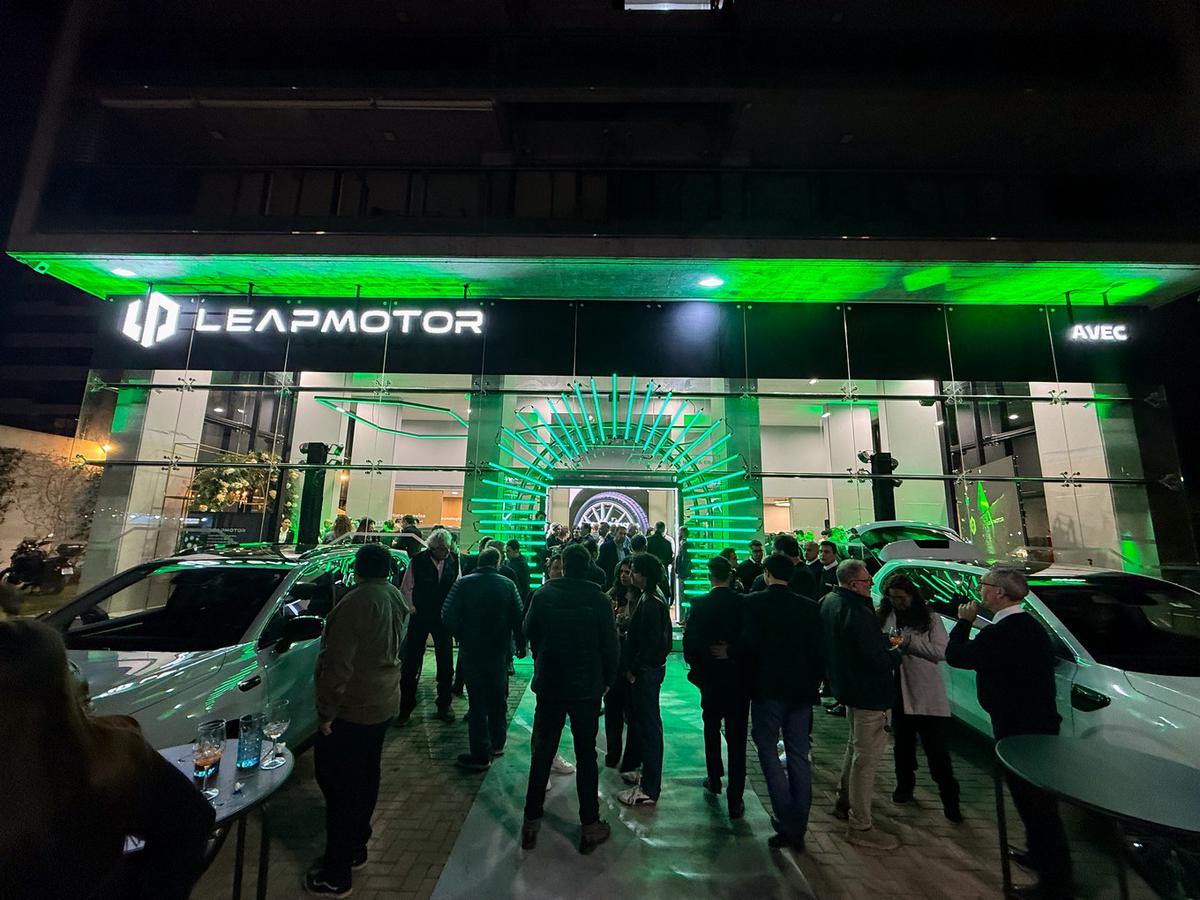 Grupo Quijada inauguró AVEC Leapmotor, el nuevo concesionario oficial en Rosario.