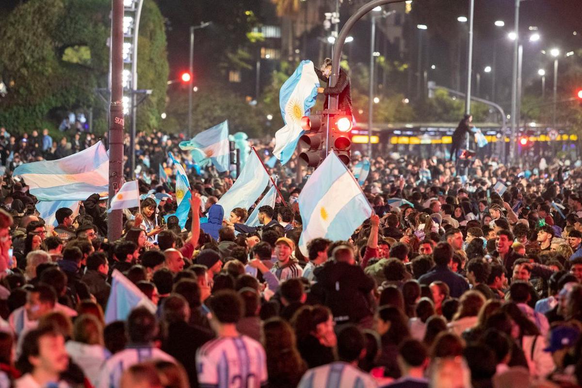 Detienen a un joven por portar armas durante festejos de la Selección argentina en Cipolletti