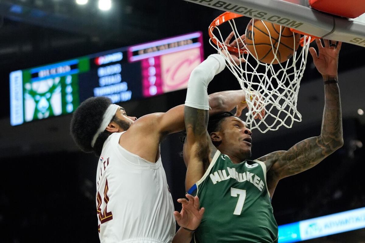 Porter y Rollins encaminan a Bucks a victoria 118-116 ante Cavaliers disminuidos