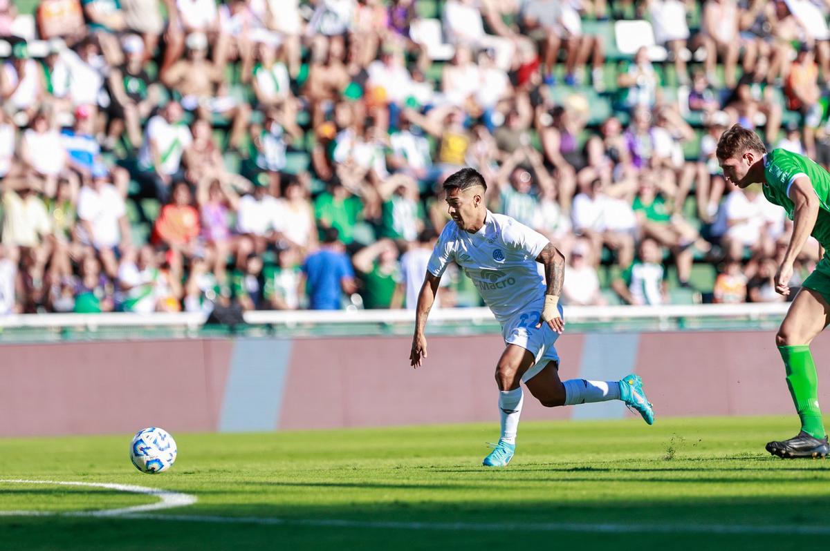 FOTO: Belgrano visita a Banfield. (Foto:Prensa CAB)