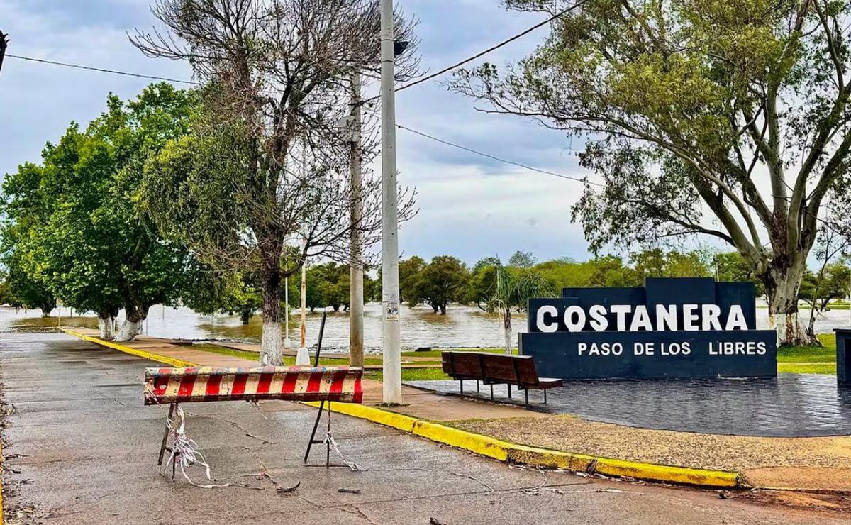 La crecida del río Uruguay amenaza a vecinos de Paso de los Libres.
