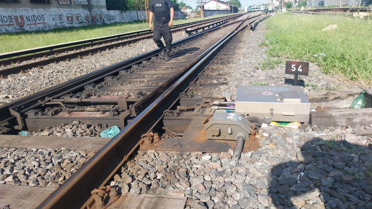 La principal hipótesis del descarrilamiento del tren Sarmiento en Liniers - Notas - Informados al regreso - Cadena 3 Argentina