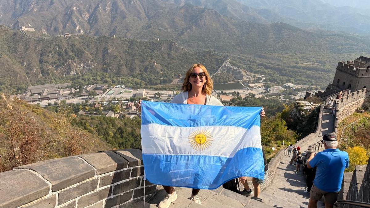 Agustina Vivanco en la Muralla China.