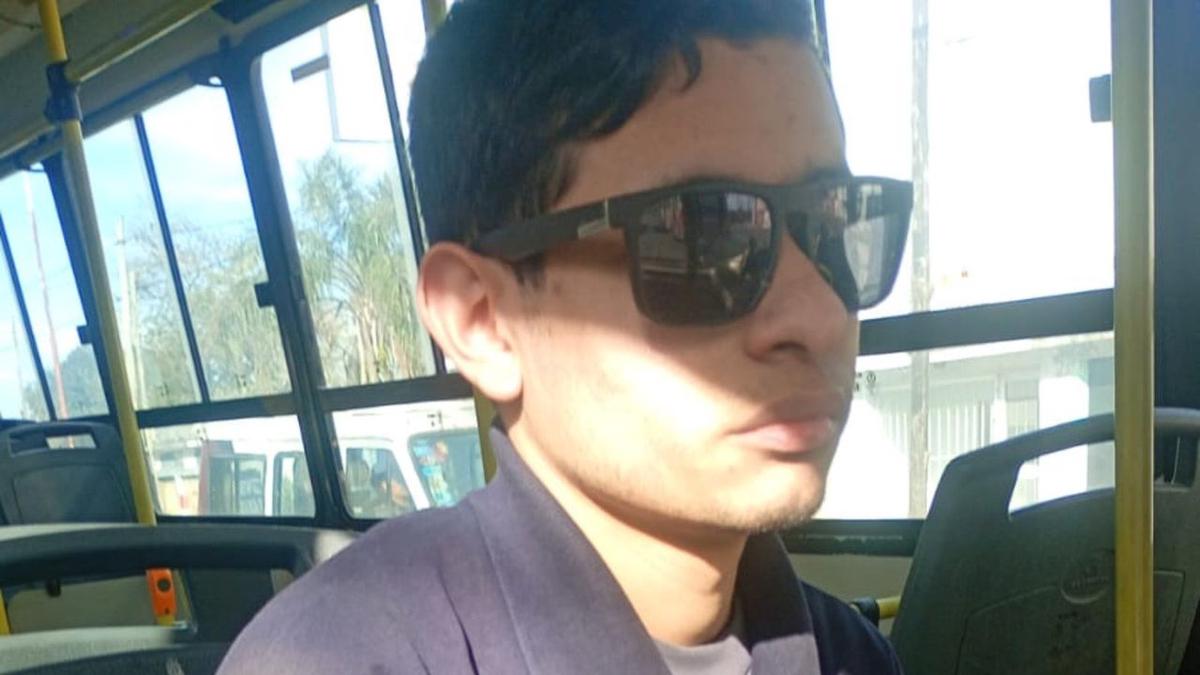 Un hombre robó un colectivo, levantó pasajeros y alegó que