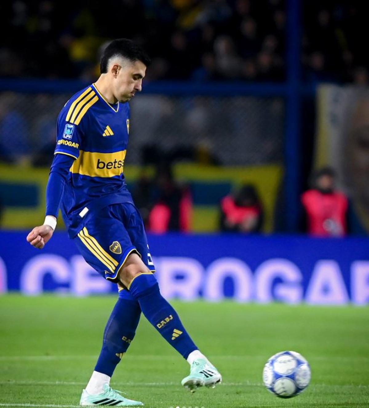 Rodrigo Battaglia en su vuelta a la actividad con Boca.