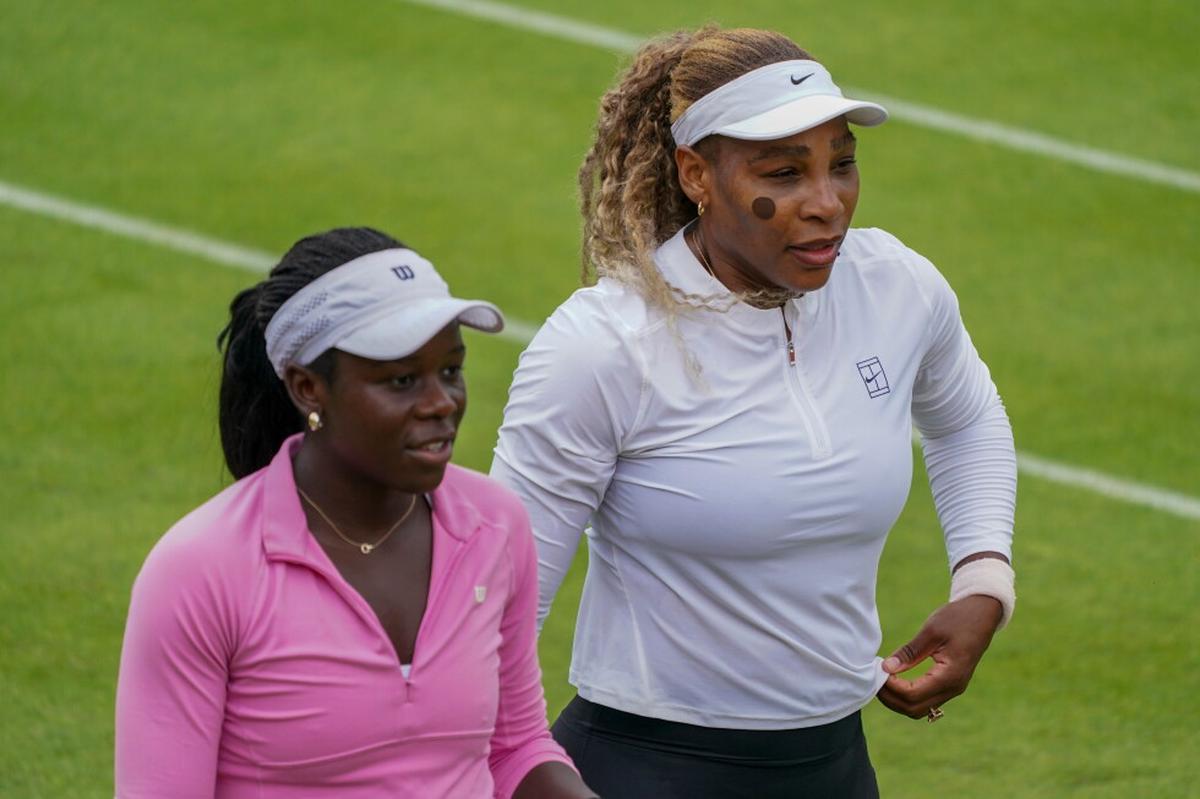 Serena Williams inicia su regreso en dobles en Queen’s Club