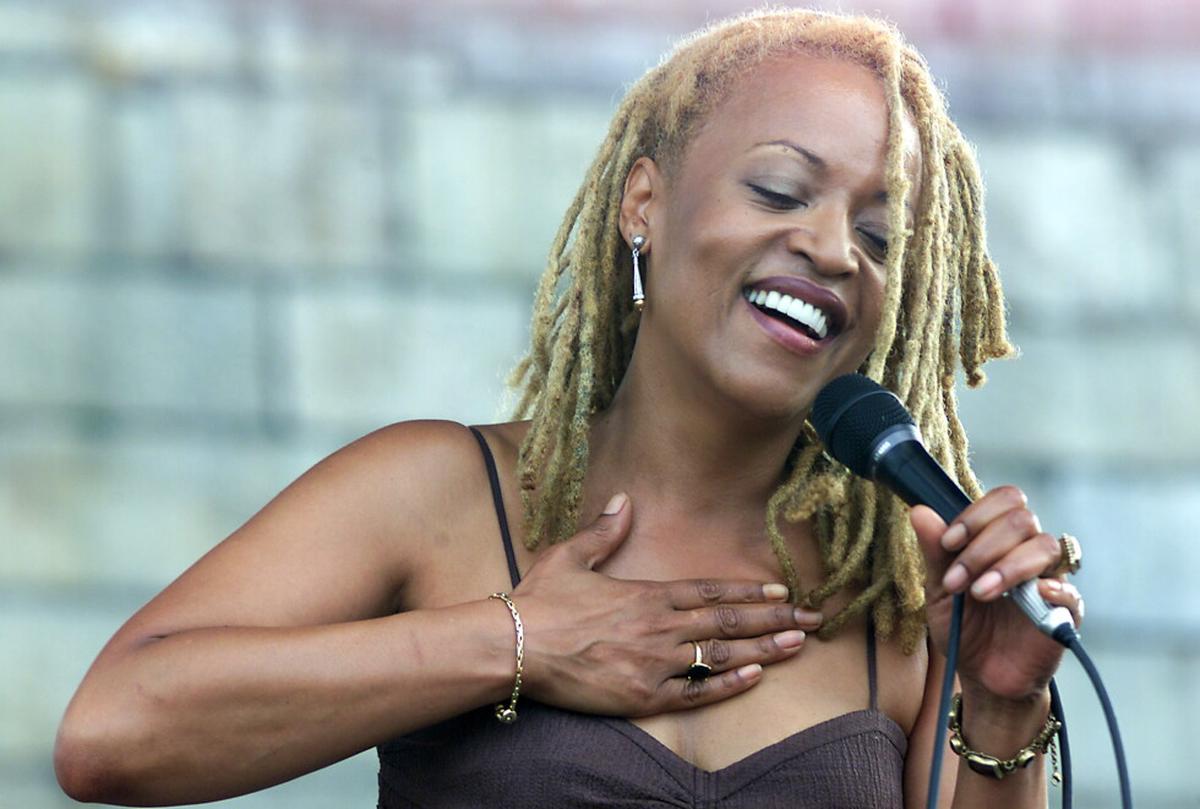 Muere Cassandra Wilson, cantante de jazz ganadora de 2 premios Grammy