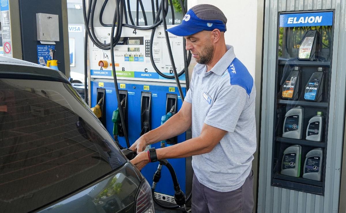 FOTO: Vuelven a subir las naftas en todo el país. (Foto: NA)