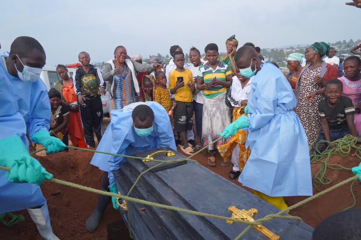 Brote de ébola en Congo va camino de superar el más mortal de la historia, dice la OMS