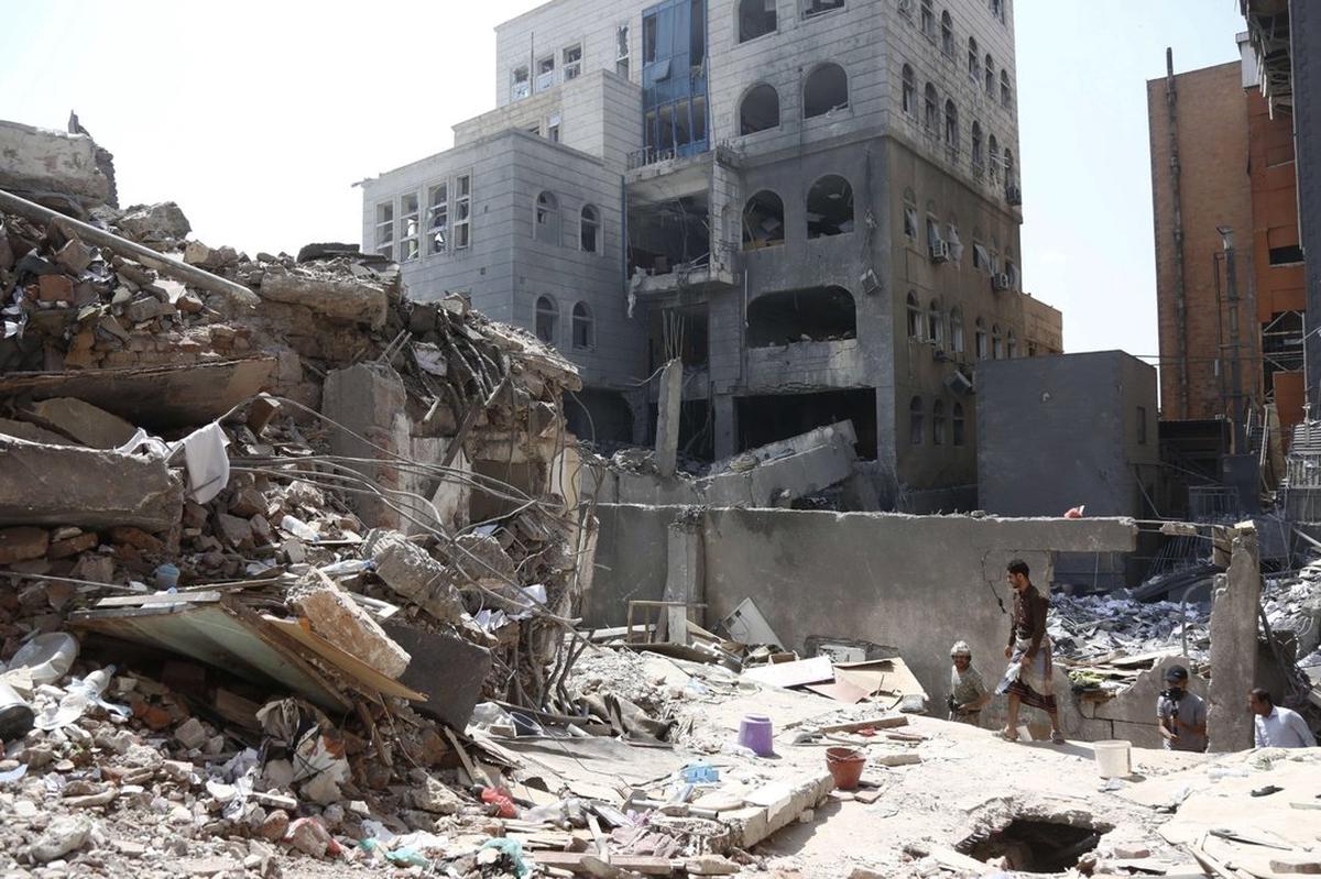 Hutíes de Yemen reivindican ataque con misiles y drones contra Riad e instalación de Aramco en Yanbu.