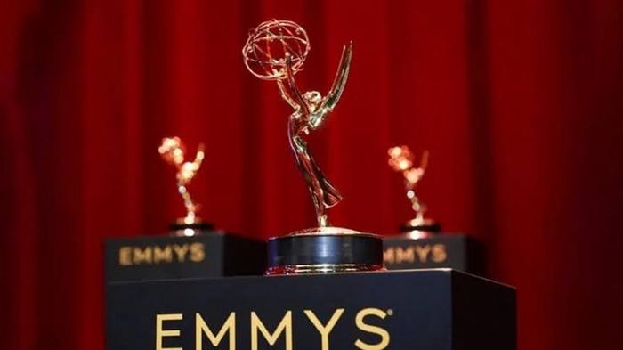 Controversia por la reducción de categorías en los Premios Emmy 2023: actores y guionistas se oponen
