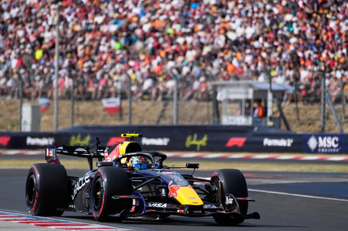 Hadjar de Red Bull, lesionado para el GP de Holanda y Lawson corre con Verstappen