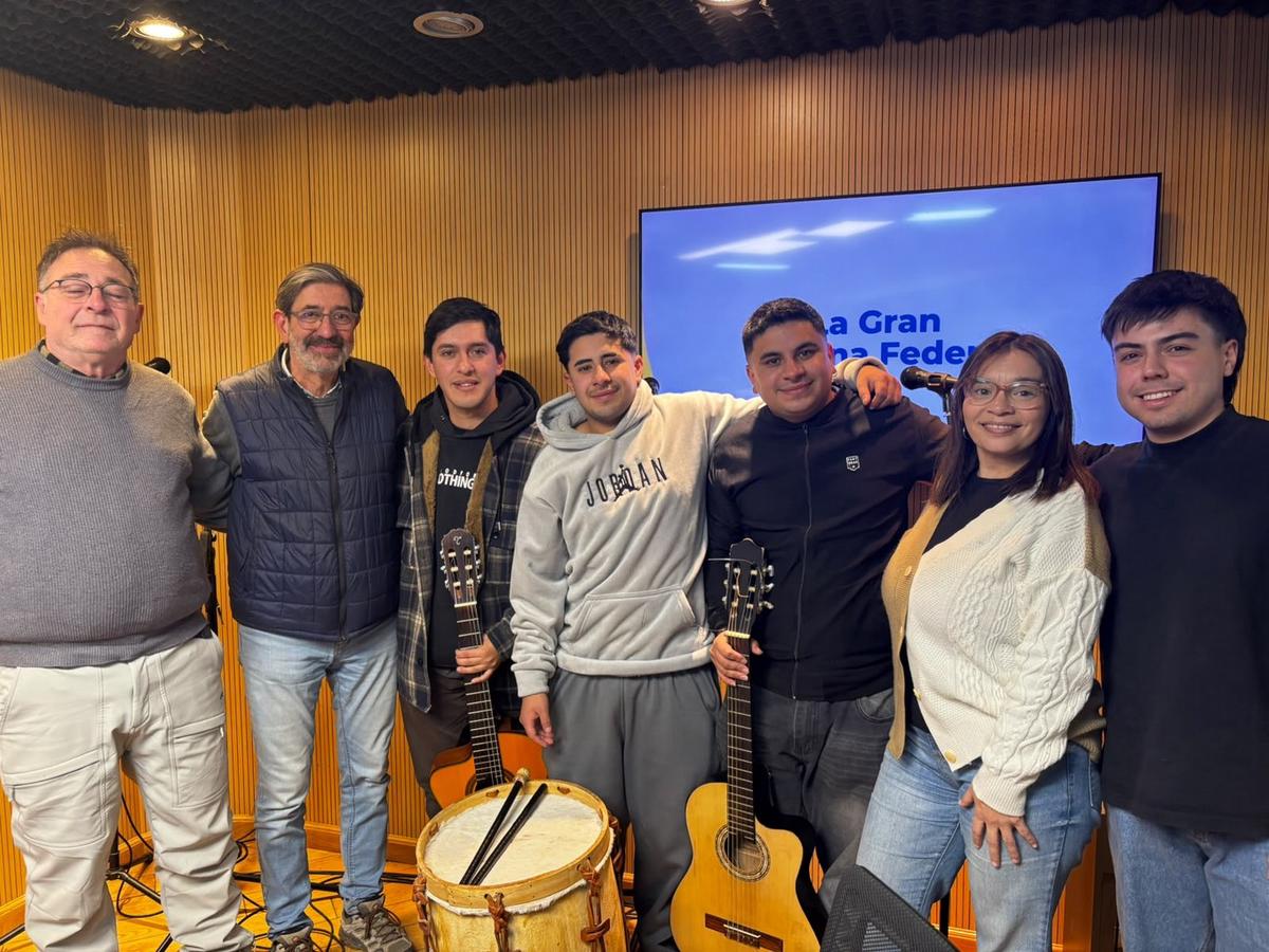 AUDIO: Francisco Benítez presentó en Cadena 3 su nueva canción 