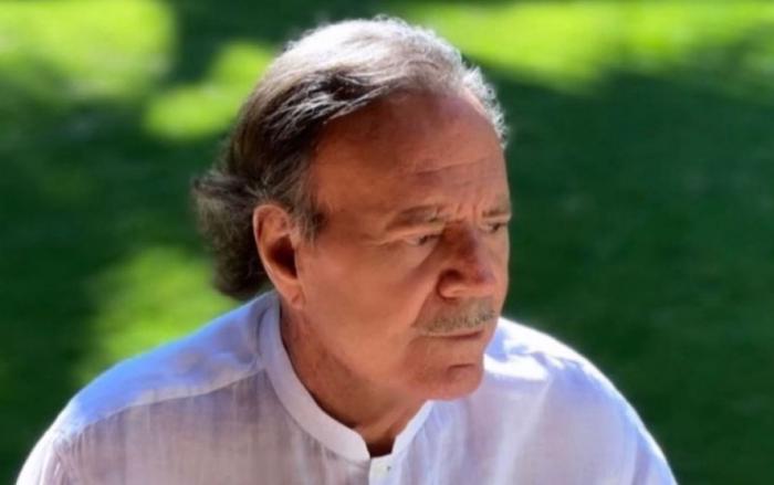 Exempleadas de Julio Iglesias presentan nueva denuncia por agresión sexual y explotación laboral