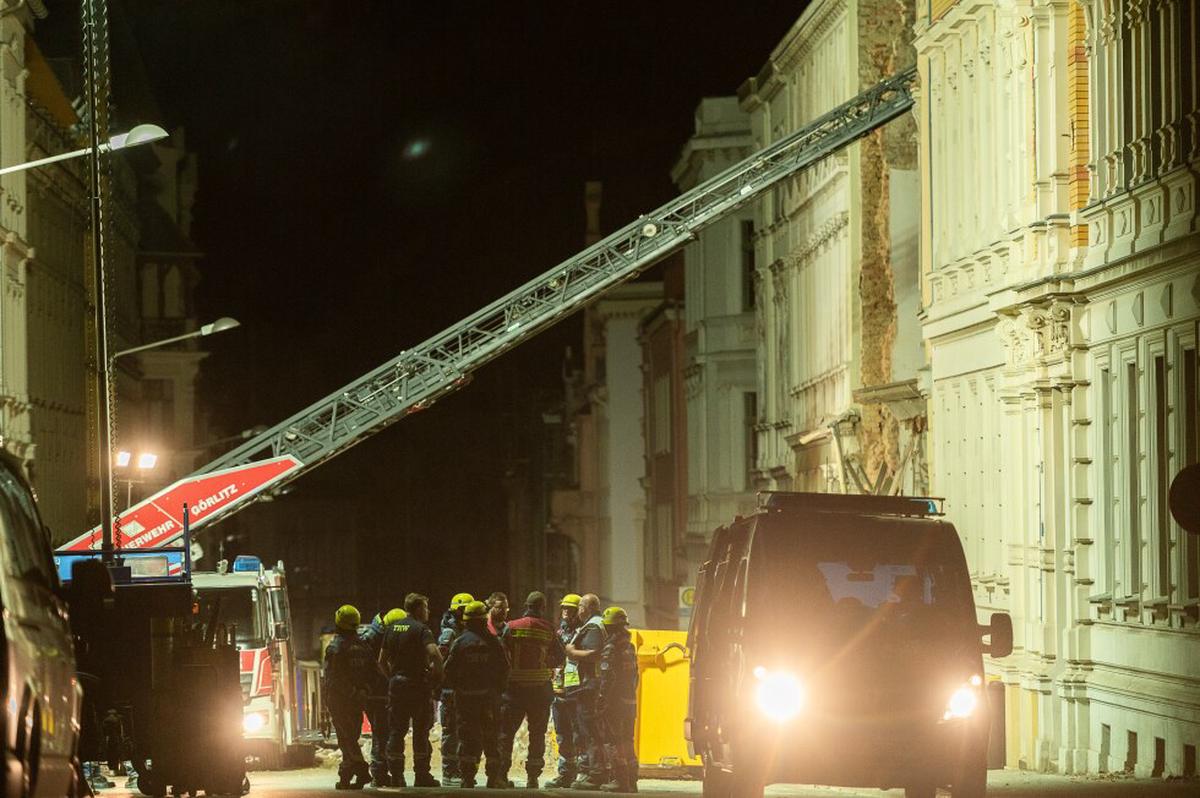 Buscan a 3 desaparecidos en Alemania tras un derrumbe en una posible explosión de gas