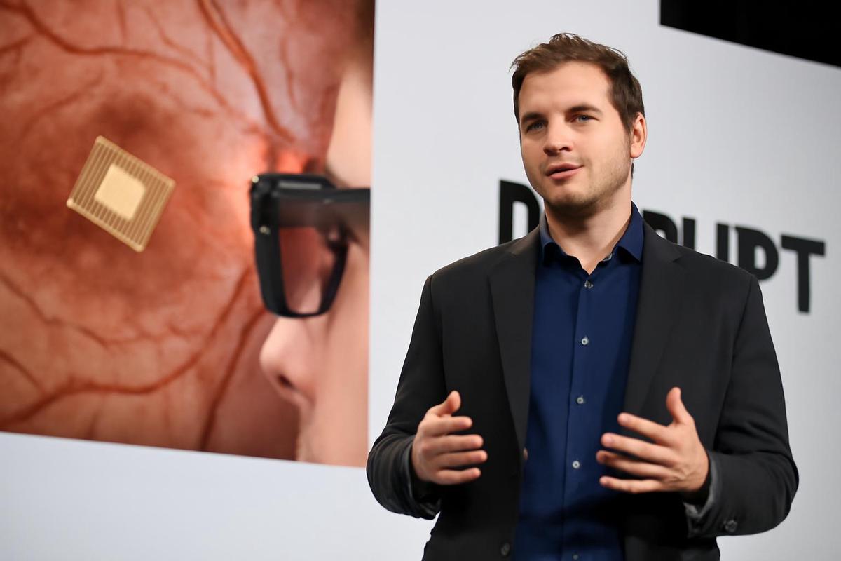 Ciencia y tecnología: implante que restaura la visión en paciente con enfermedad de Stargardt
