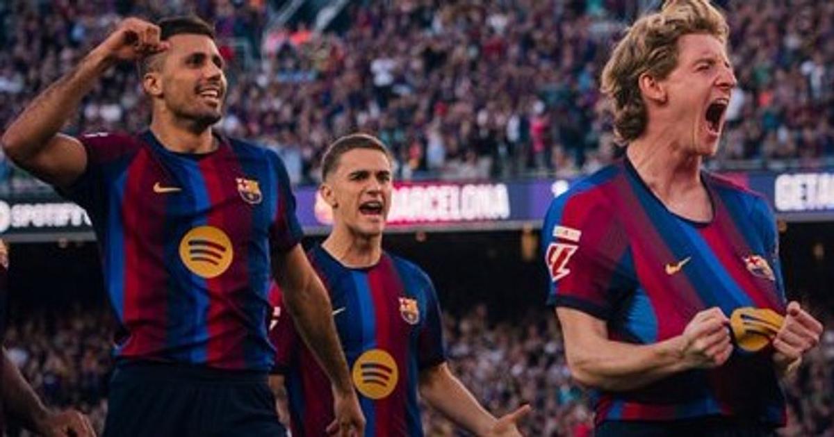 Gordon (derecha) festeja su gol ante Getafe.