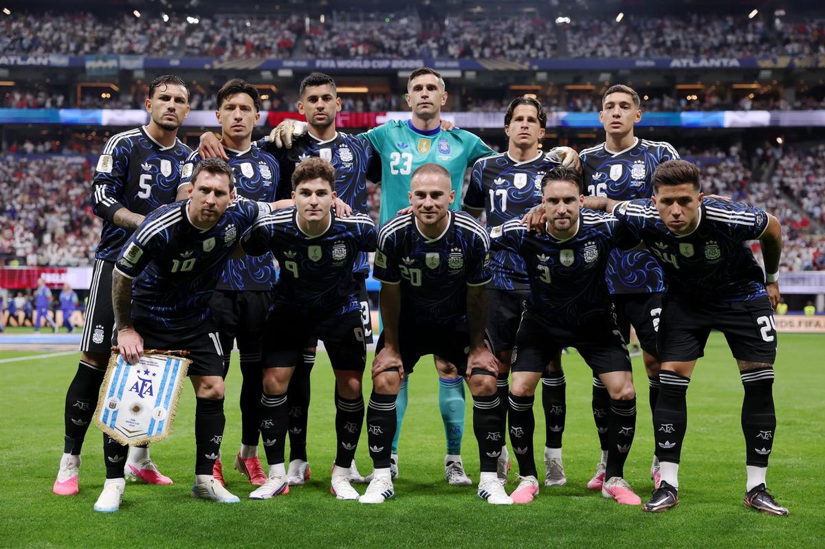 FOTO: Argentina  e Inglaterra animan un clásico picante. (Foto: AP)
