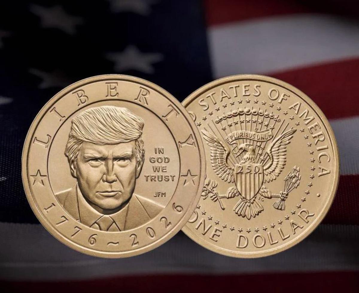 Lanzan moneda con el rostro de Trump.