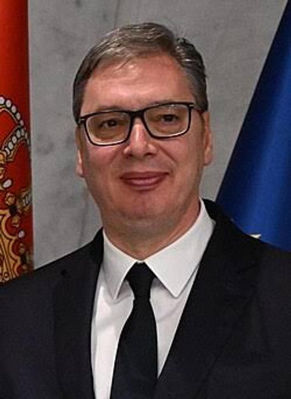 El presidente de Serbia, Aleksandar Vucic, renunció a su cargo siete meses antes de finalizar su mandato.