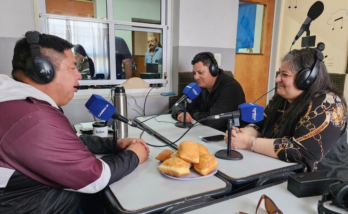 FOTO: Cadena 3 instaló la radio en la Escuela Provincial 57 de Maquinchao.