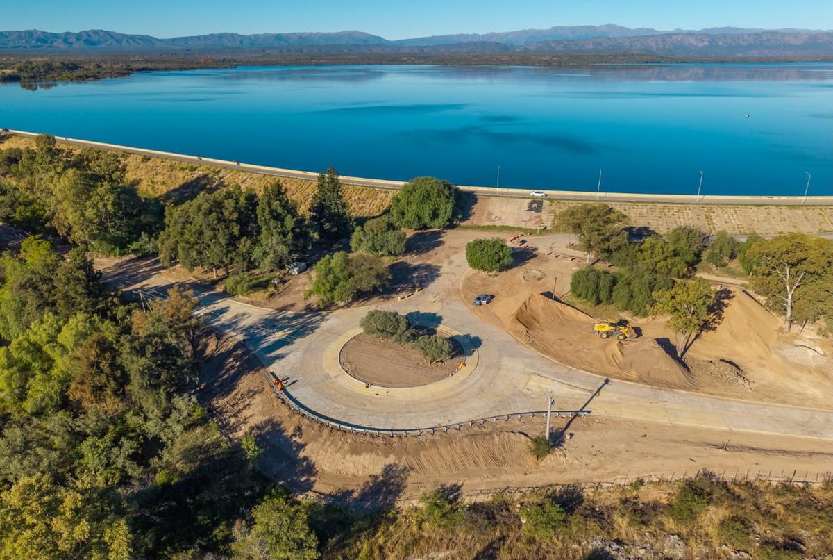 La obra del perilago ya tiene listo el 35% de su pavimentación.