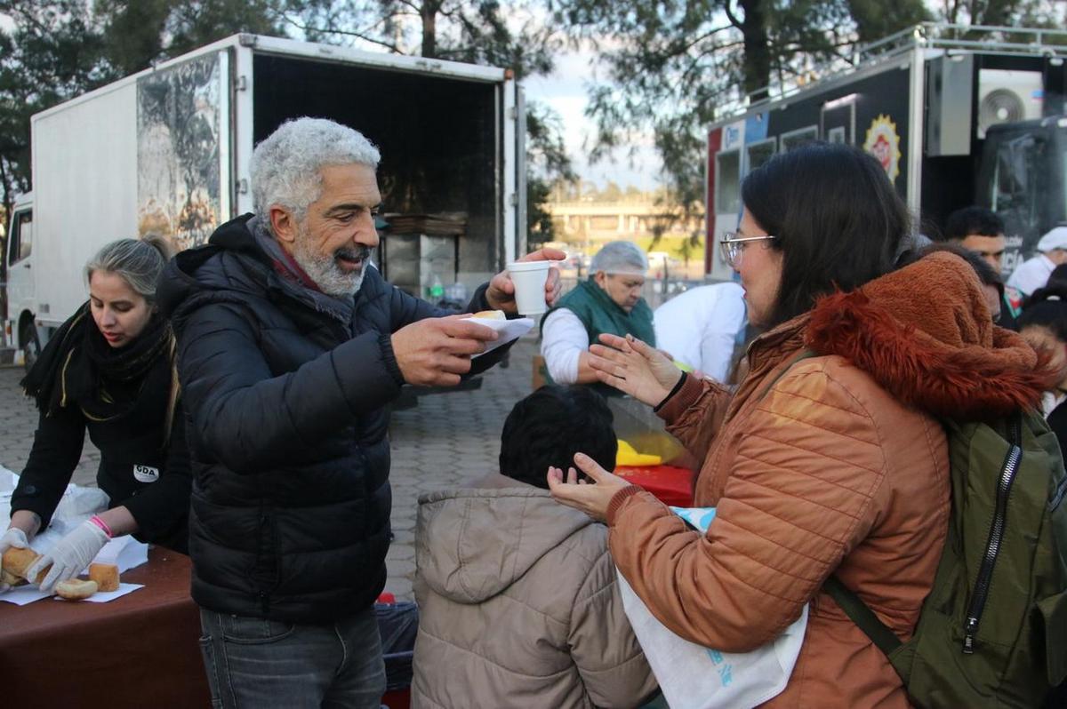 El Turco Genesir, bien cerca de la gente