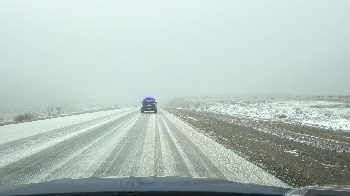 Nevó en el Camino de las Altas Cumbres. (Foto: Celeste Benecchi/Cadena 3)