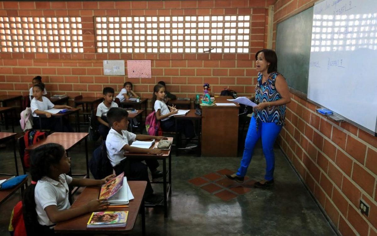 Uno de cada tres maestros en México trabaja en municipios violentos