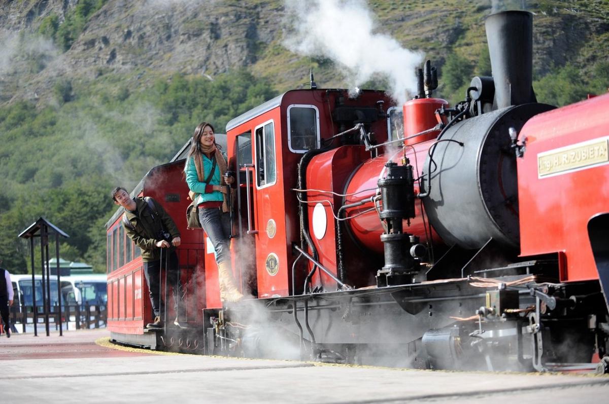 Viajar en el Tren del Fin del Mundo, una actividad obligada en Ushuaia