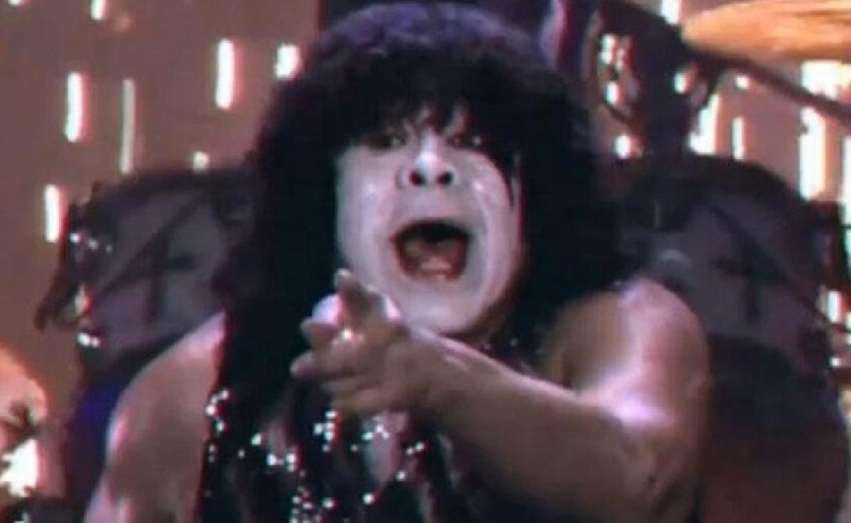 La Mona Jiménez en la interpretación de