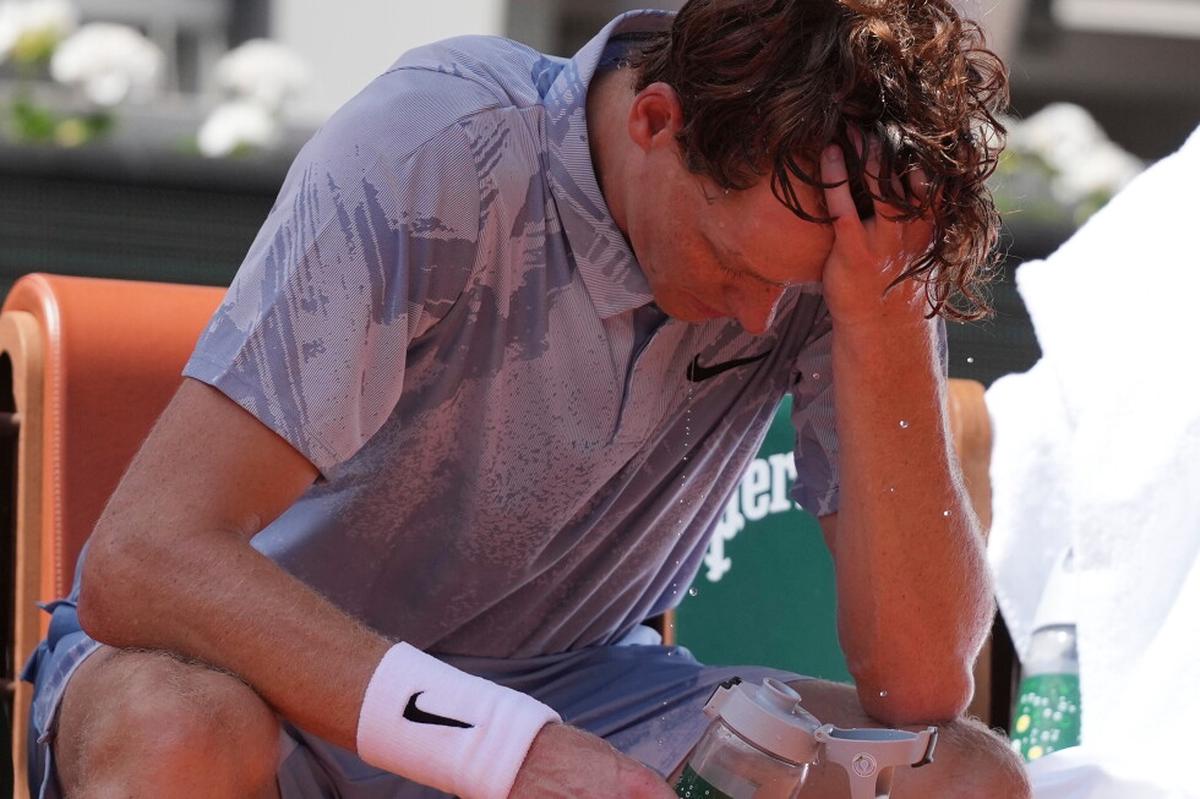 El número 1 Jannik Sinner pierde en 2da ronda del Abierto de Francia