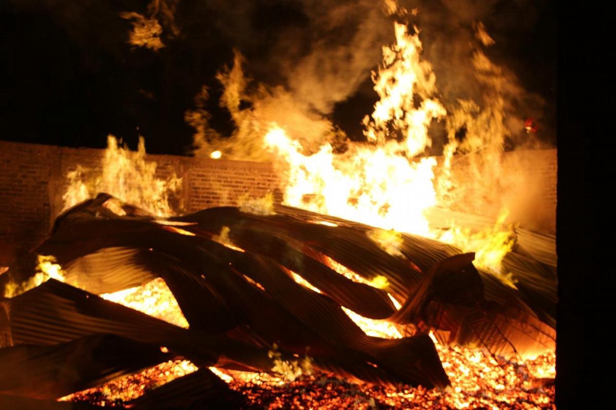 FOTO: Varias dotaciones trabajaron en el lugar del incendio