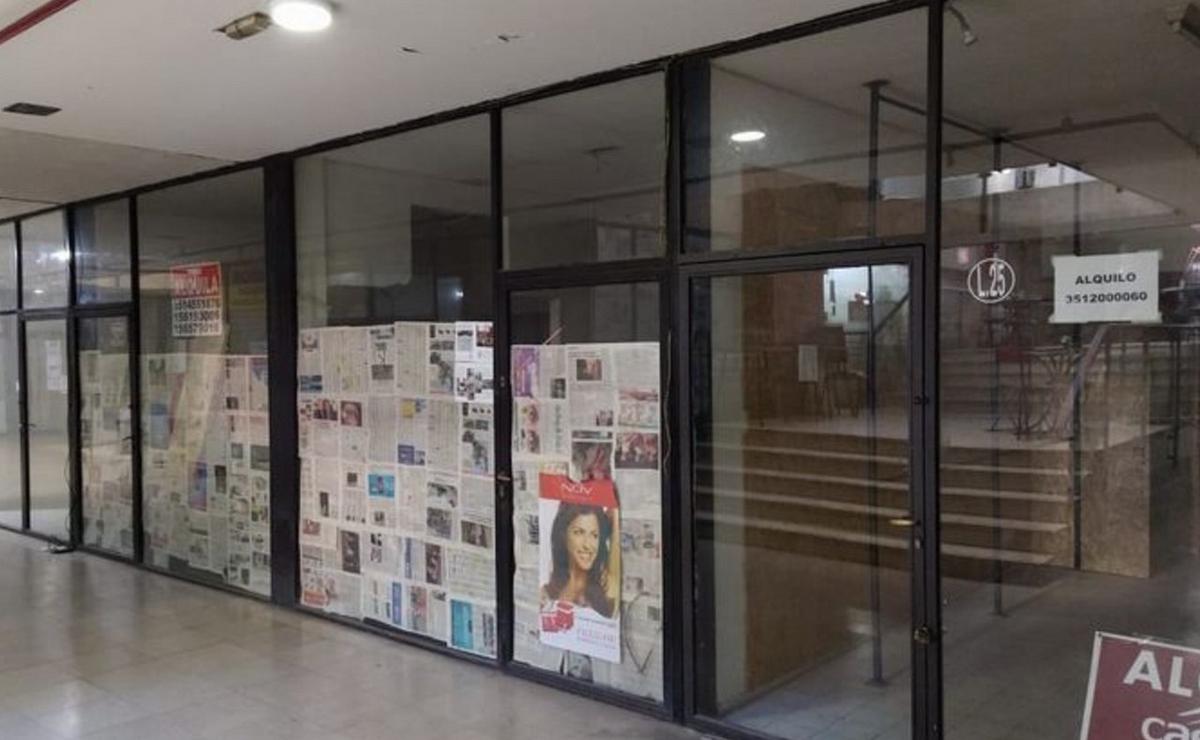 Locales vacíos en las galerías del centro de Córdoba.