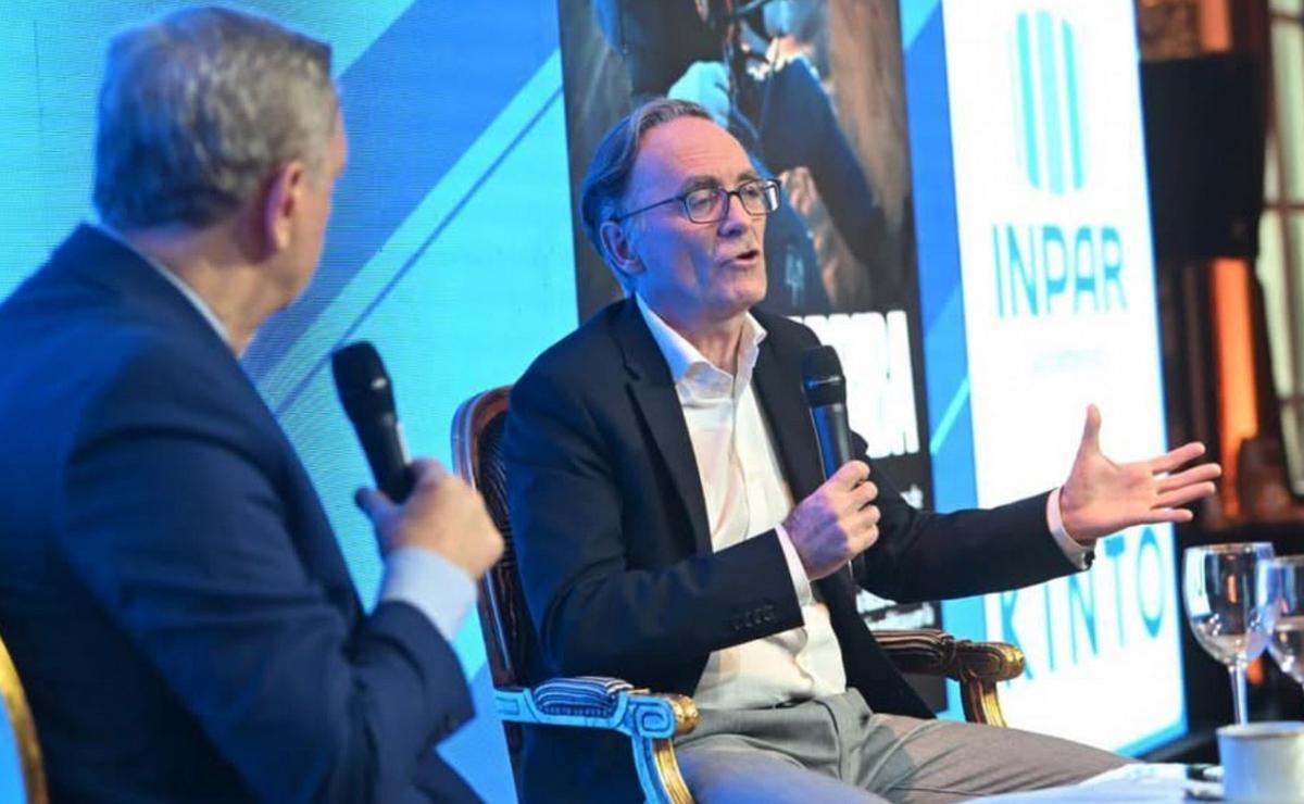 Conferencia magistral sobre regímenes monetarios en países emergentes.