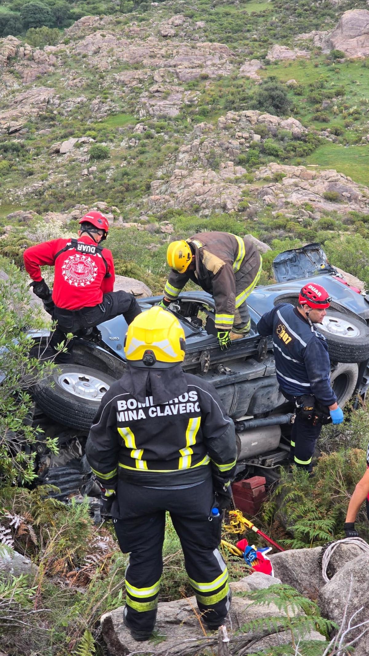 El conductor de la camioneta sufrió graves lesiones.